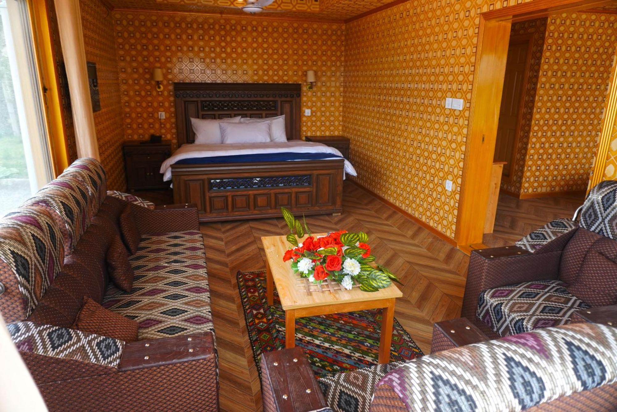 Hotel Mountain Lodge סקרדו מראה חיצוני תמונה